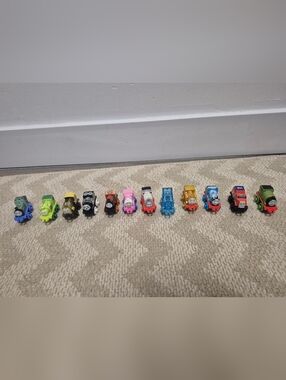 Thomas & Friends Mini Train Set - Set Of 12